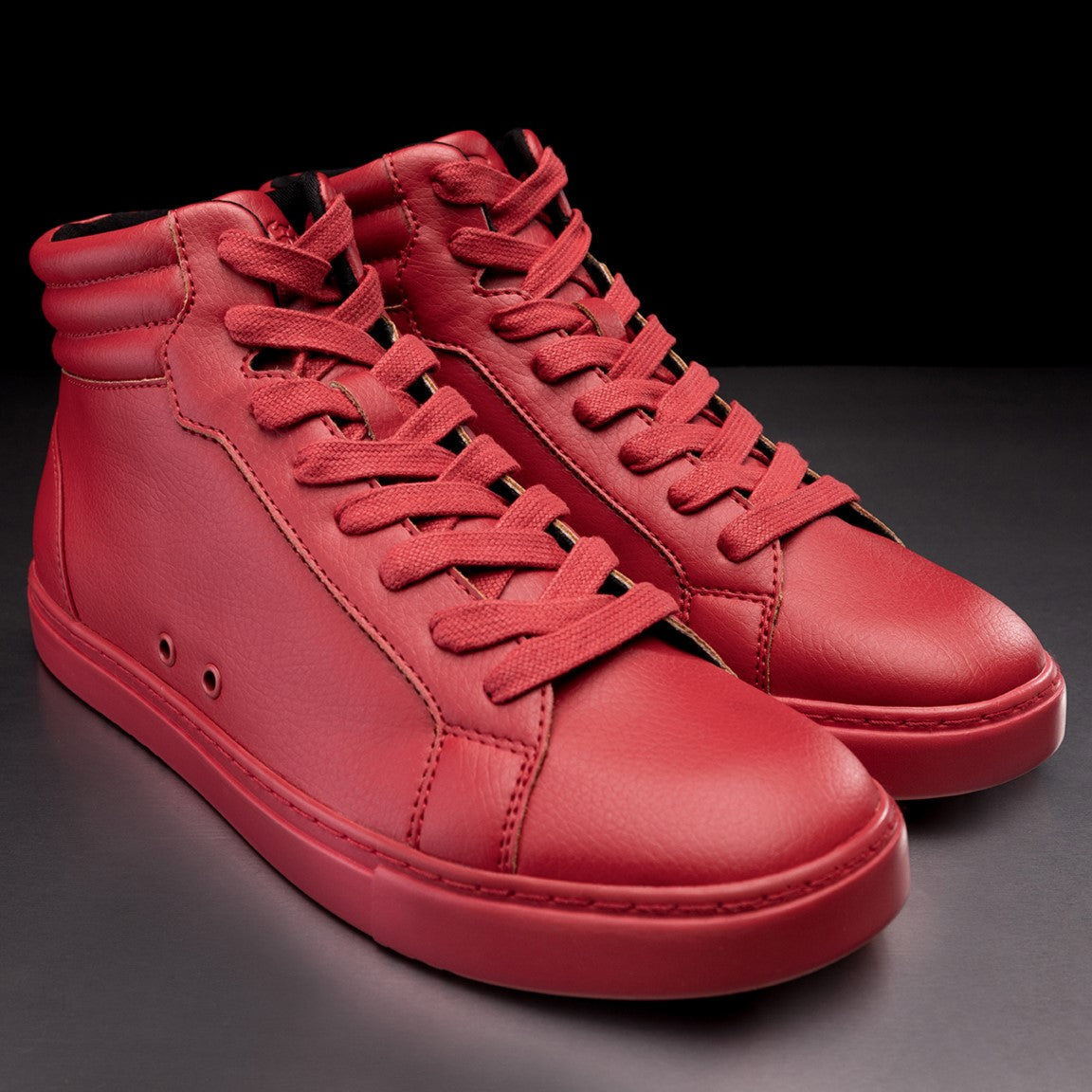 HIGH-TOP RED